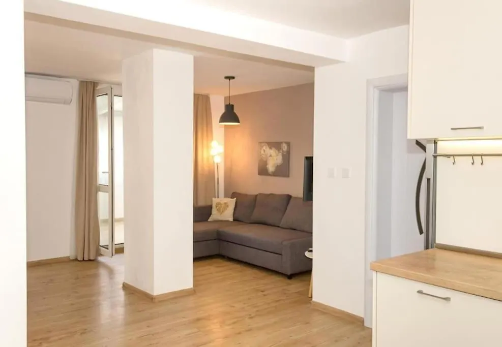 Modern Bright Apartment Close To City Center And Grand Mall Varna