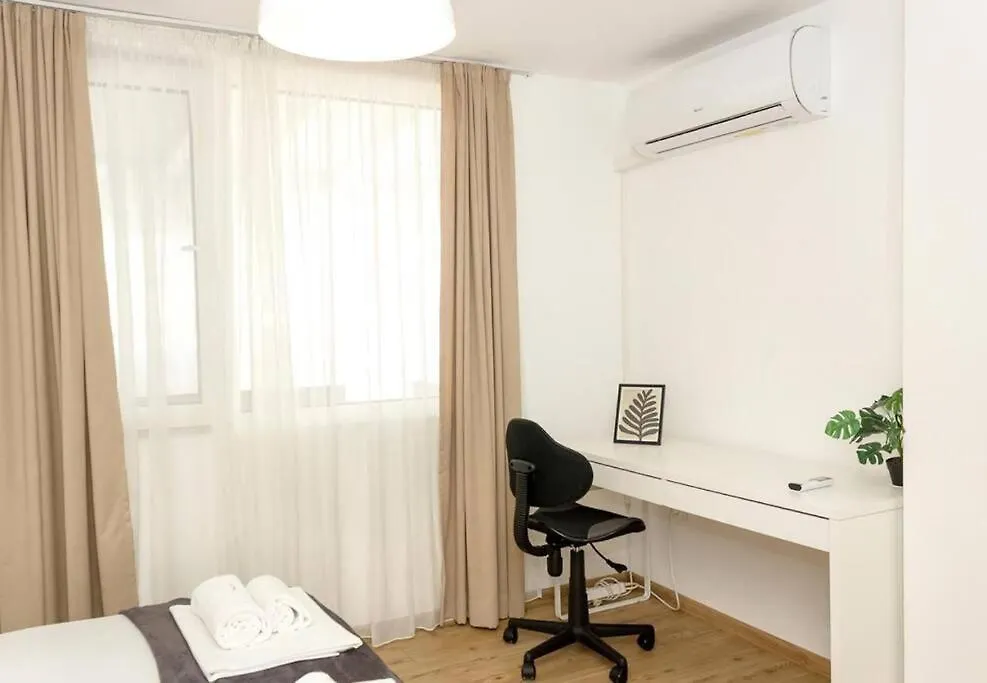 Modern Bright Apartment Close To City Center And Grand Mall Varna
